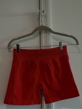 Seamless Scrunch Butt Workout Shorts Size Medium Coral Red High Waisted